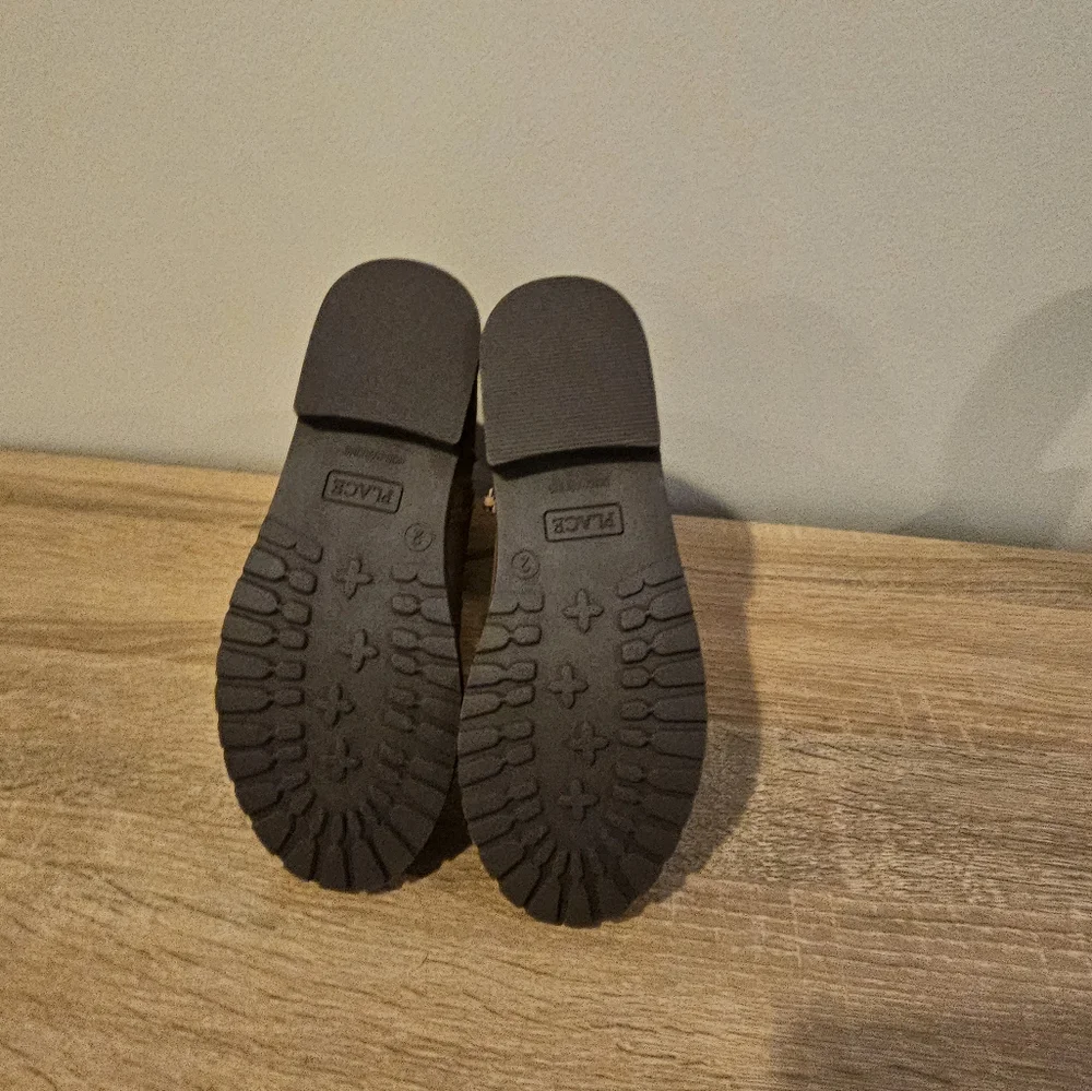 Childen's Place Size 2 New Girls Tan Boots -NWOT